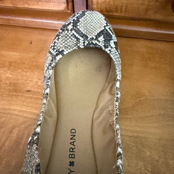 Lucky Brand Emmie snakeskin ballet flats slip ons woman size 8 - Picture 7 of 9